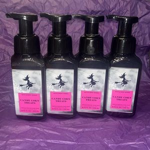 Bath & Body Works Candy Corn
Treats Gentle Foaming Hand Soap Halloween 👻
